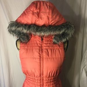 New York and Company Sleeveless Puffer Jacket